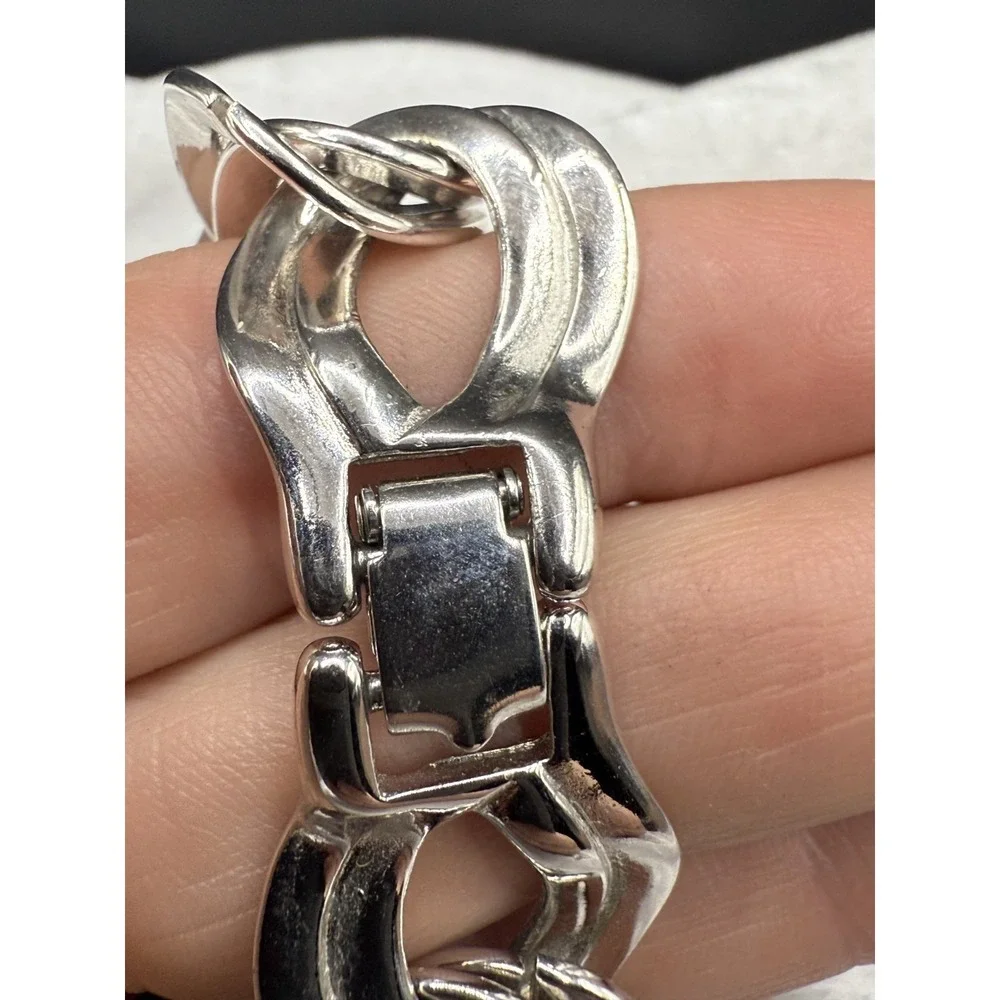 Vintage Monet Bracelet Double Link Silver Tone Signed 6.5" - Picture 3 of 7